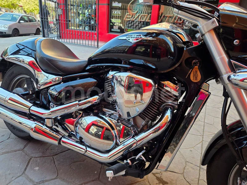 Suzuki Intruder M800 - Vista 11