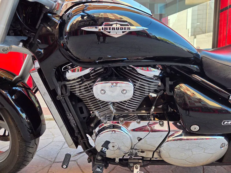 Suzuki Intruder M800 - Vista 3
