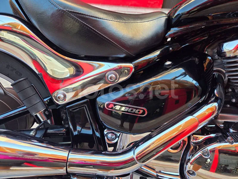 Suzuki Intruder M800 - Vista 10