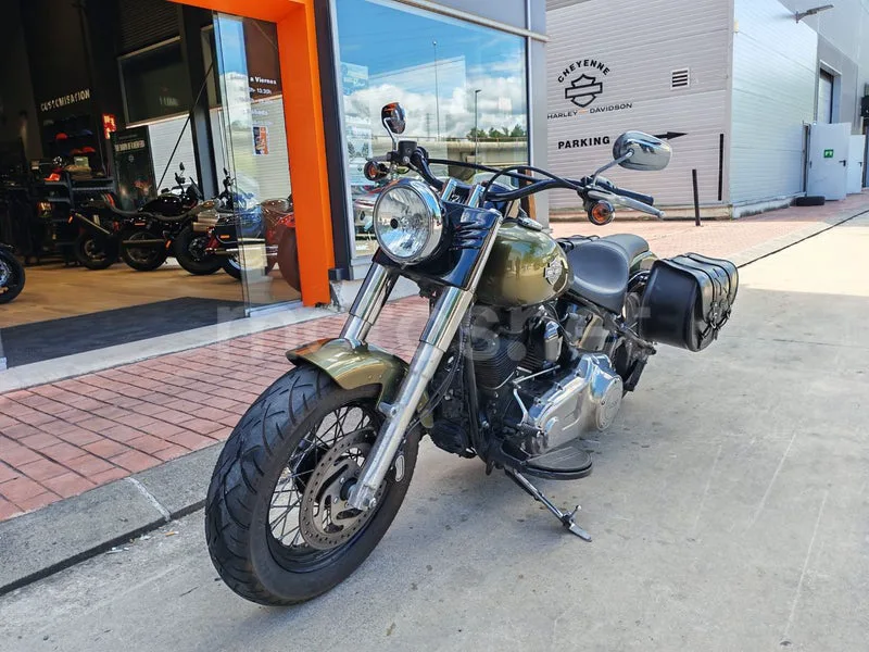 Harley-Davidson Softail Slim - Vista 10