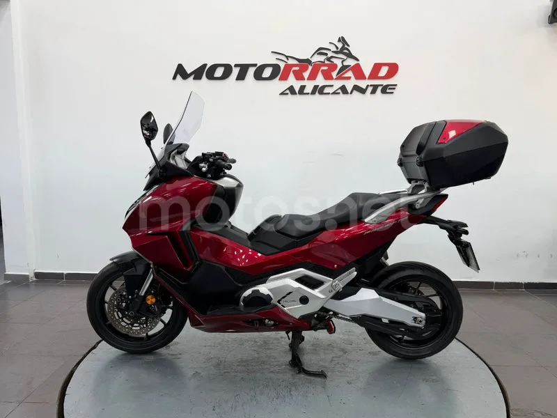 Honda Forza 750 7990 € 2020 Alicante - 2