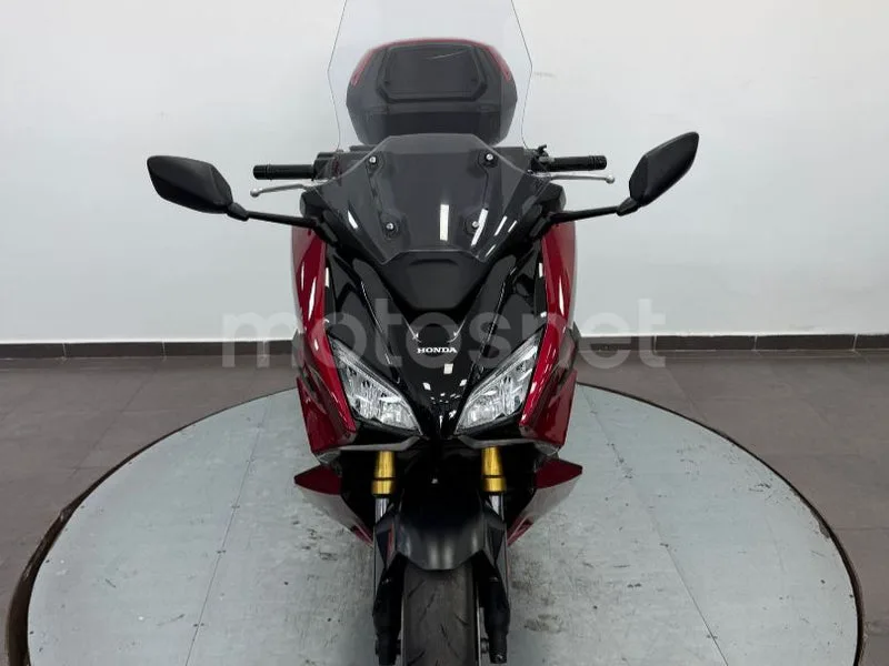 Honda Forza 750 - Vista 3