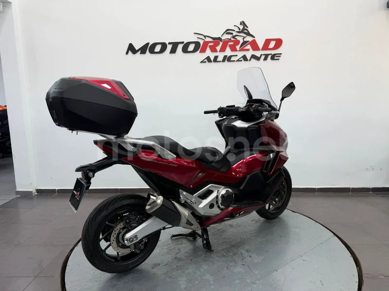 Honda Forza 750 - Vista 5
