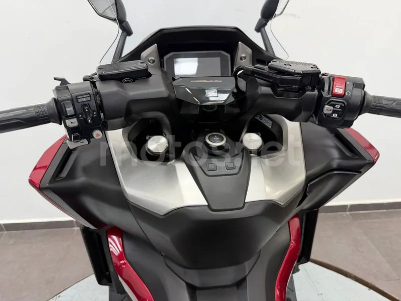 Honda Forza 750 - Vista 9