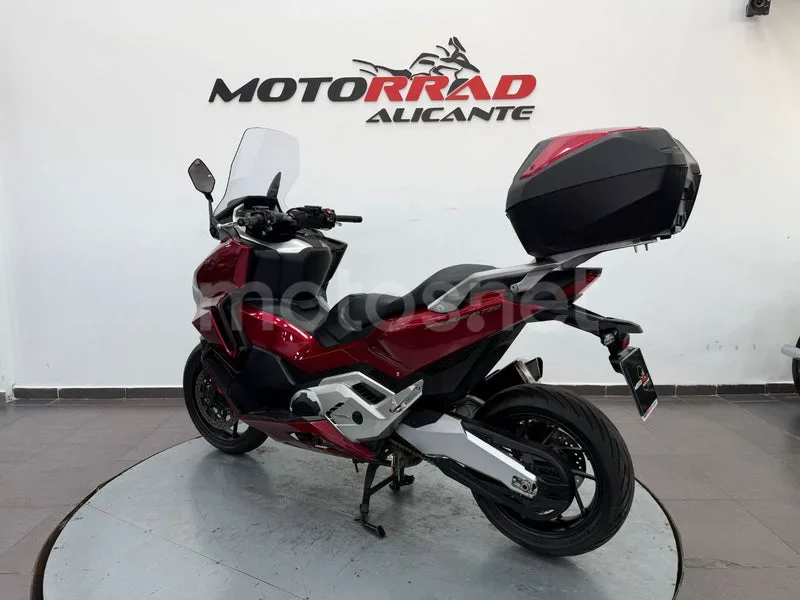 Honda Forza 750 - Vista 10