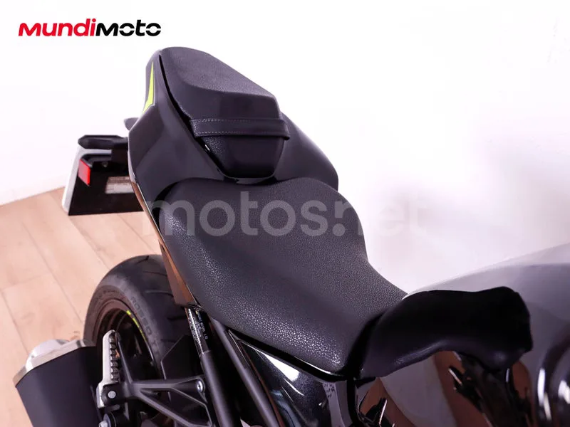 Kawasaki Z900 - Vista 18
