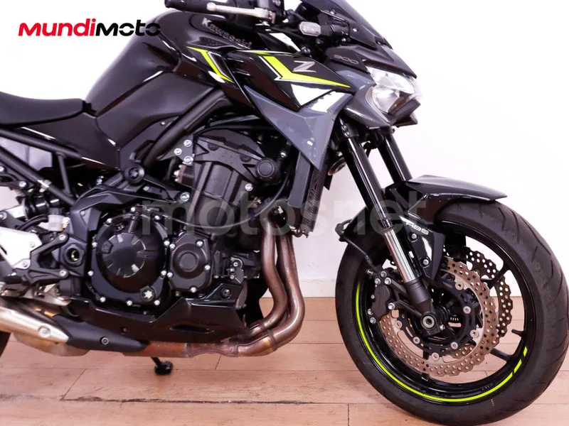 Kawasaki Z900 - Vista 19