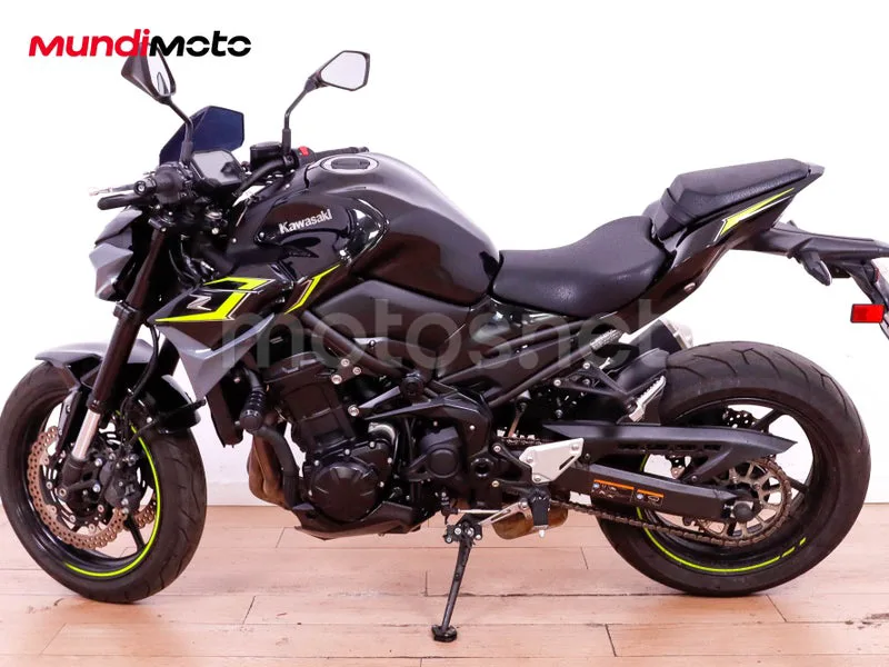 Kawasaki Z900 - Vista 6