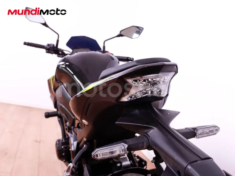 Kawasaki Z900 - Vista 9