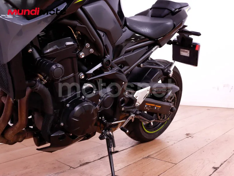 Kawasaki Z900 - Vista 10