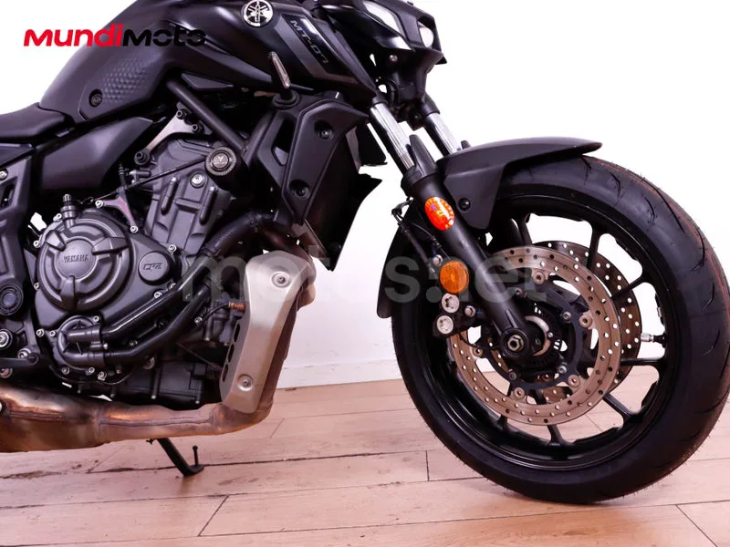 Yamaha MT-07 - Vista 20