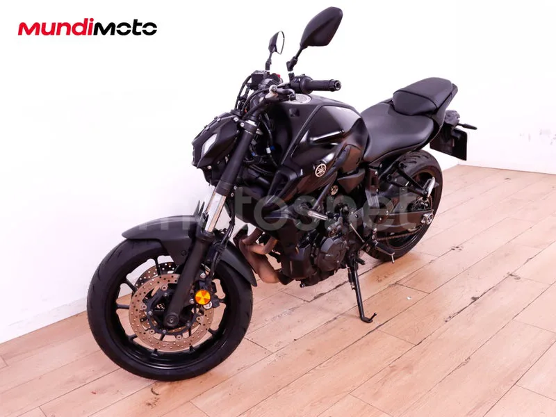 Yamaha MT-07 - Vista 7