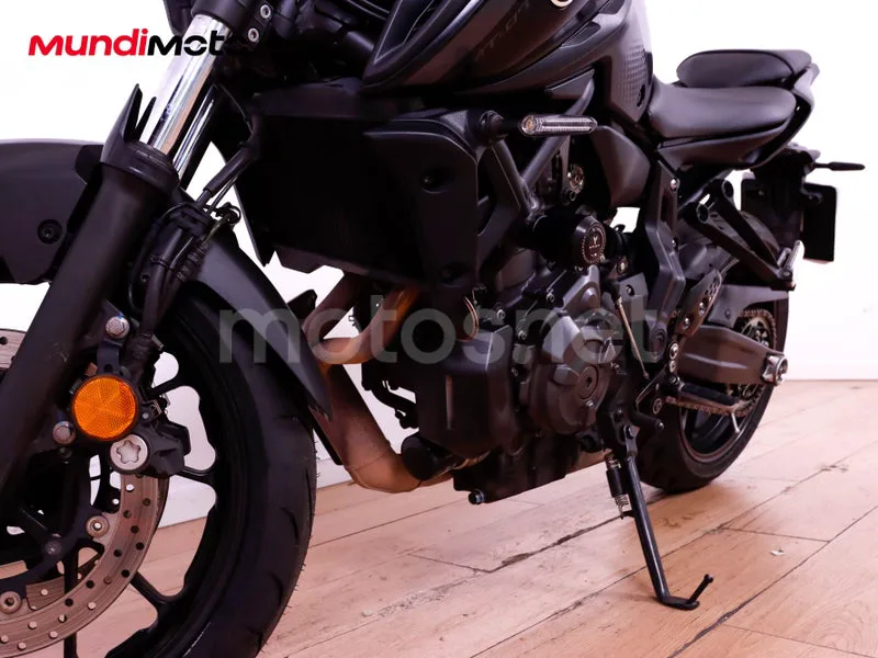 Yamaha MT-07 - Vista 10