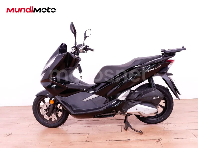 Honda PCX125 - Vista 6