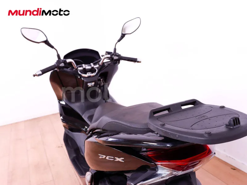 Honda PCX125 - Vista 9