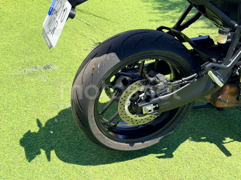 Yamaha Tracer 9 - Vista 14
