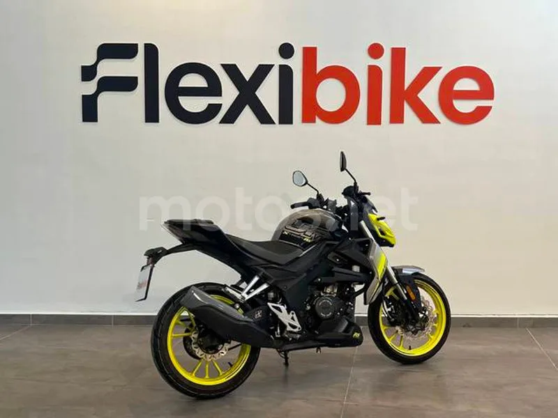UM Xtreet 125 - Vista 4