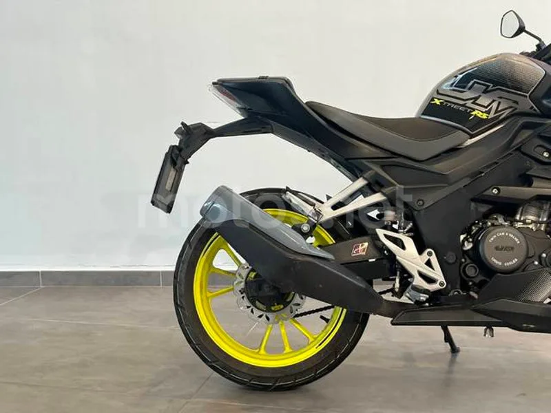 UM Xtreet 125 - Vista 7