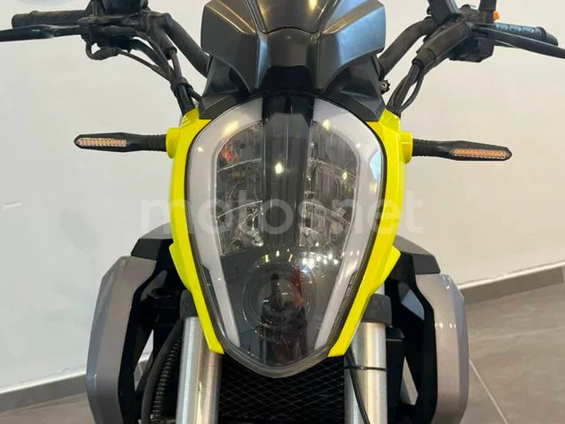 UM Xtreet 125 - Vista 9