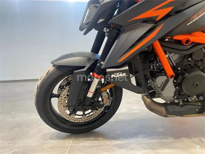 KTM 1390 Super Duke R - Vista 14