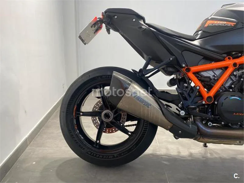 KTM 1390 Super Duke R - Vista 6
