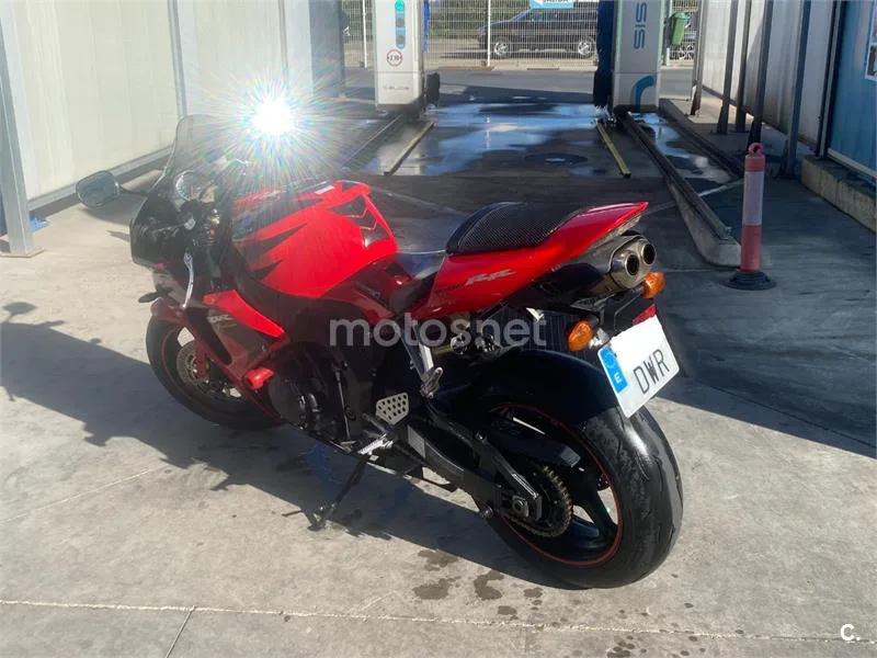 Honda CBR1000RR Fireblade - Vista 5