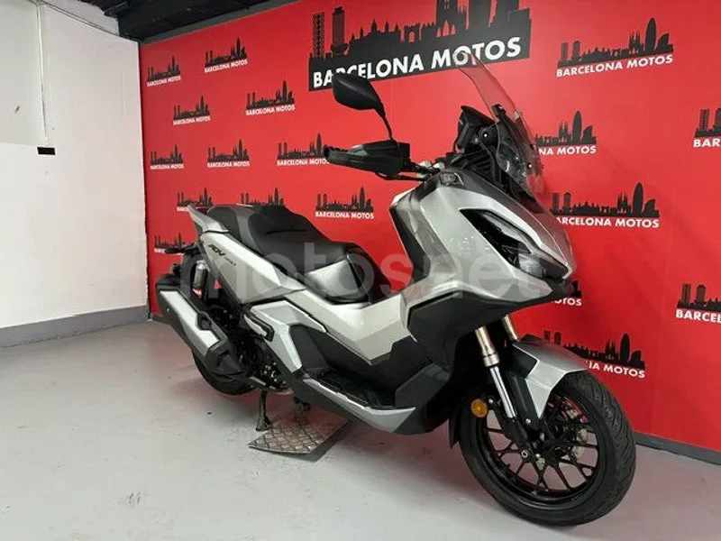 Honda ADV350 - Vista 5