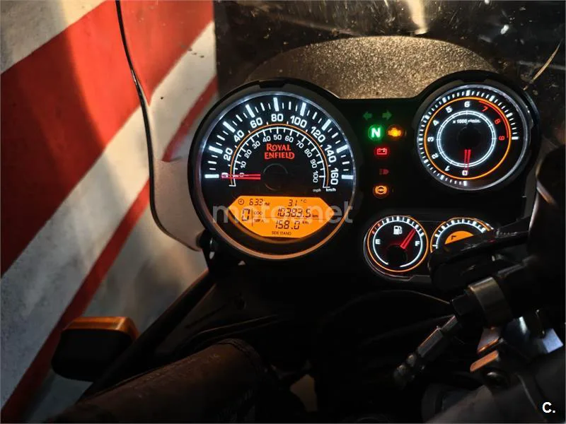 Royal Enfield Himalayan 410 - Vista 3
