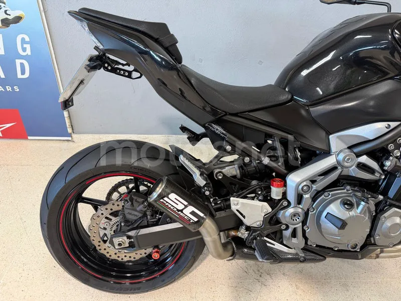 Kawasaki Z900 - Vista 10