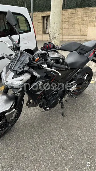 Kawasaki Z900 - Vista 3