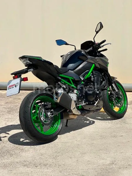 Kawasaki Z900 - Vista 5