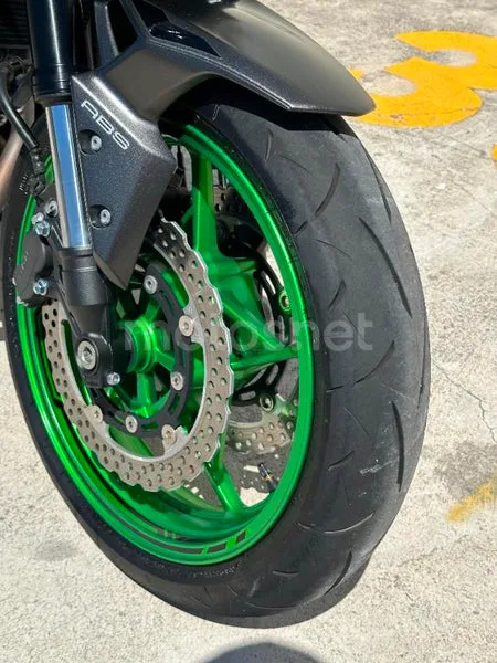 Kawasaki Z900 - Vista 10