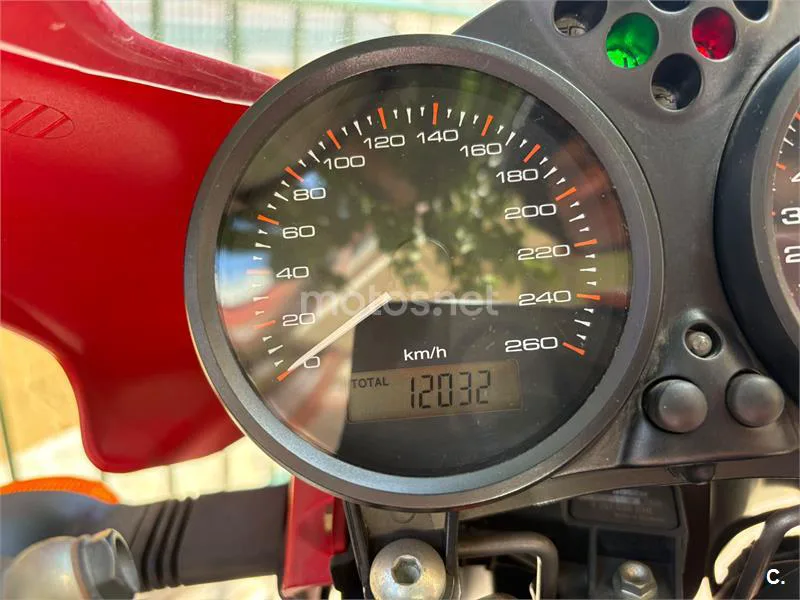 Ducati Monster 695 - Vista 4