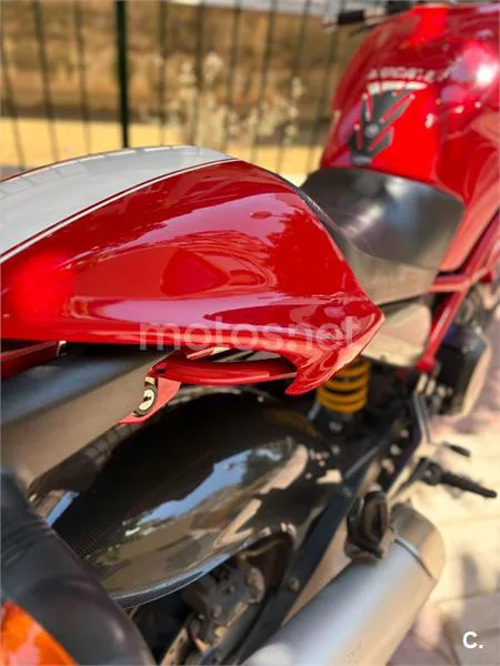 Ducati Monster 695 - Vista 6