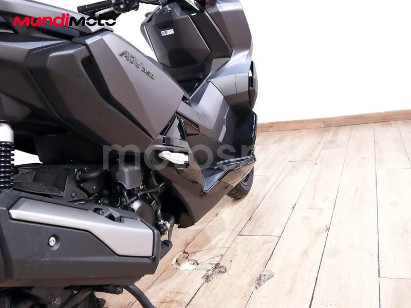 Honda ADV350 - Vista 4