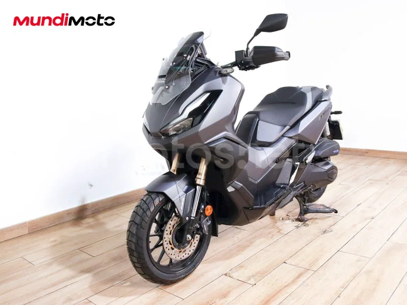 Honda ADV350 - Vista 7
