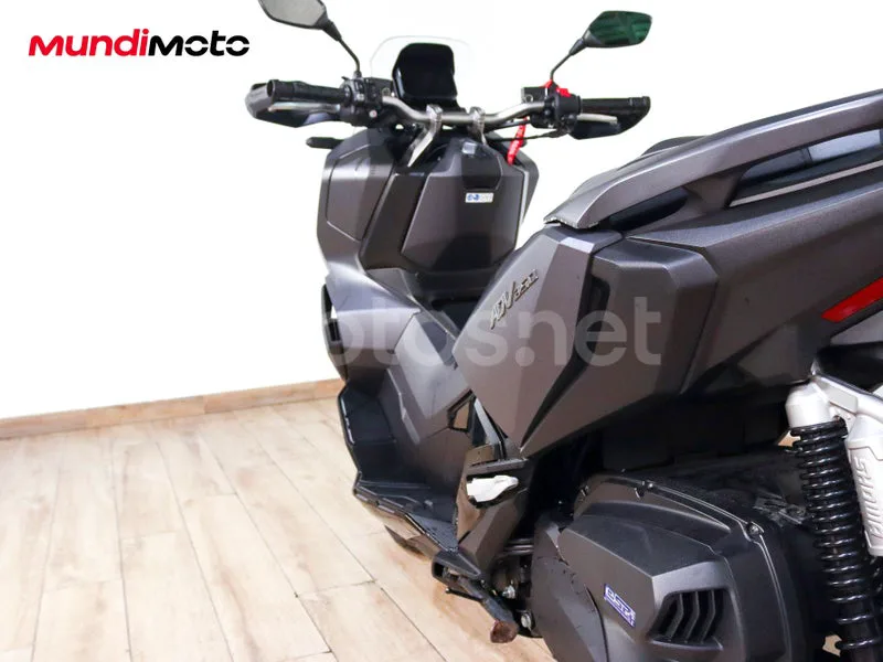Honda ADV350 - Vista 9