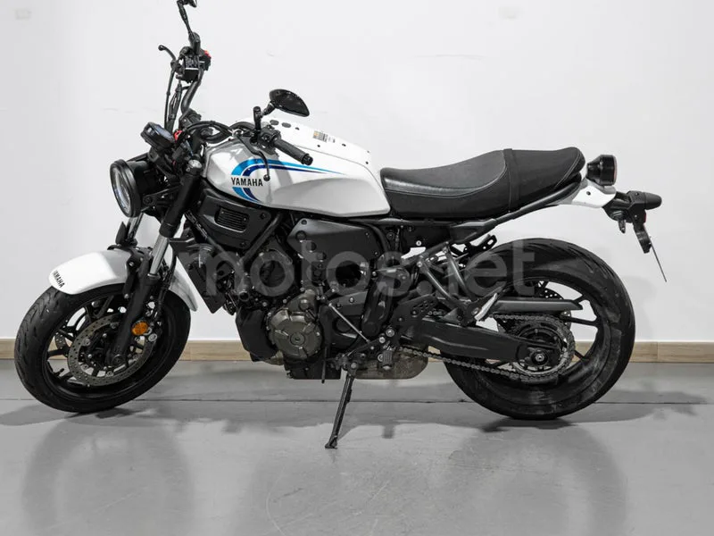 Yamaha XSR700 - Vista 3