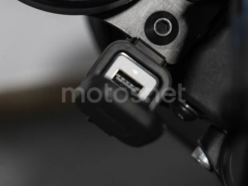 Yamaha XSR700 - Vista 8