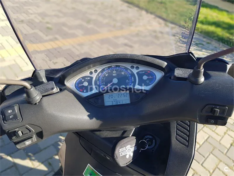 Yamaha XMAX 125 - Vista 6