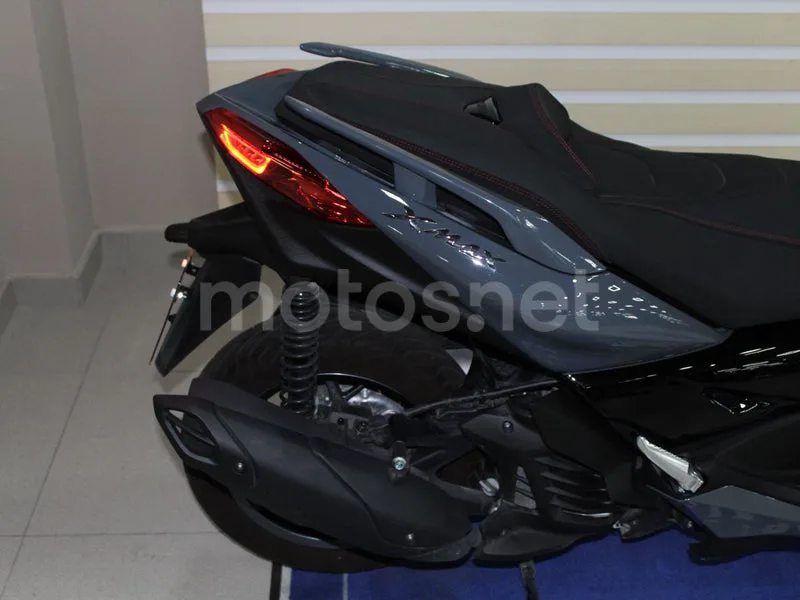 Yamaha XMAX 125 - Vista 11