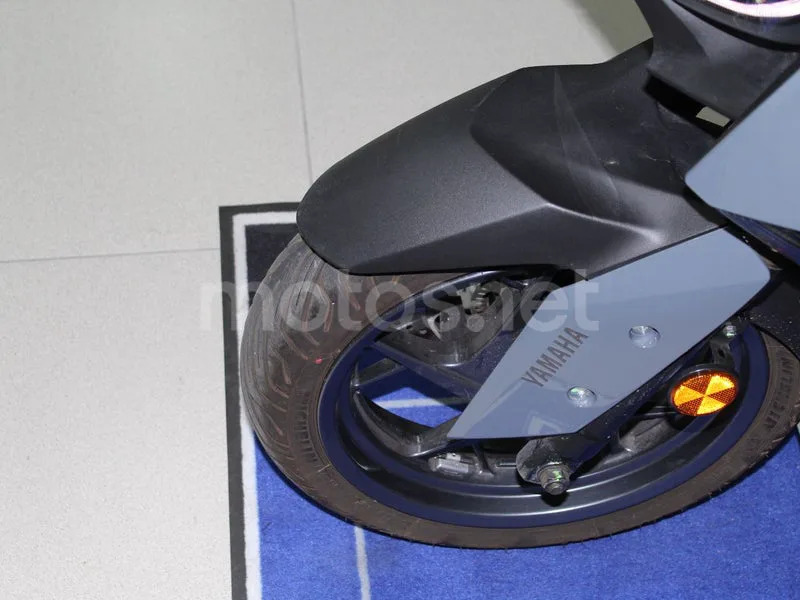 Yamaha XMAX 125 - Vista 12