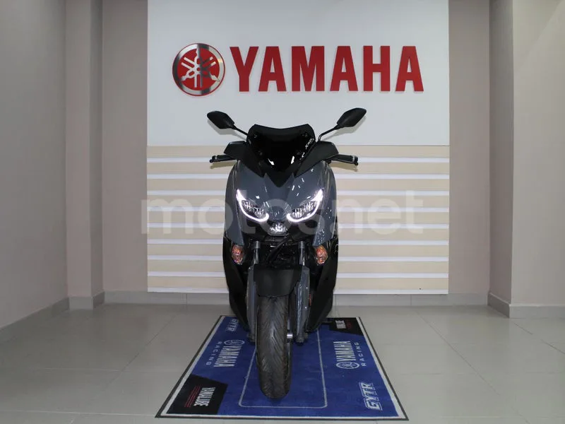 Yamaha XMAX 125 - Vista 3