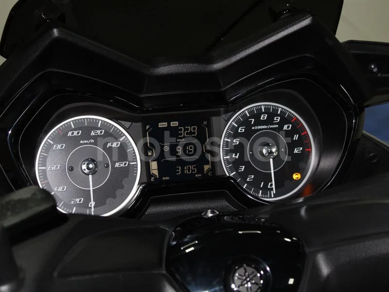 Yamaha XMAX 125 - Vista 6