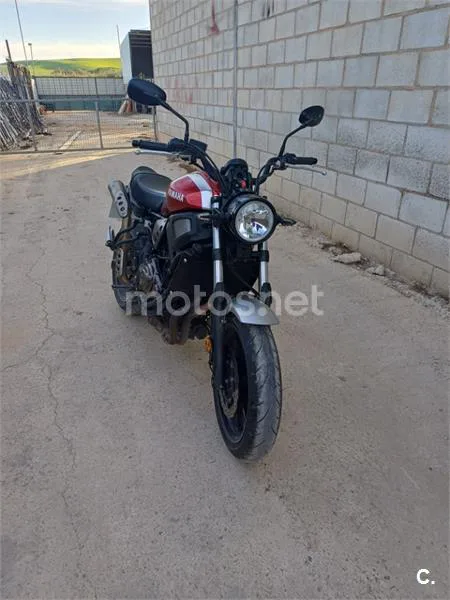 Yamaha XSR700 - Vista 5