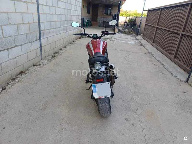 Yamaha XSR700 - Vista 6