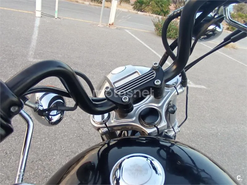 Harley-Davidson Sportster 883 - Vista 12