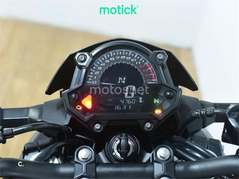 Kawasaki Z400 - Vista 5