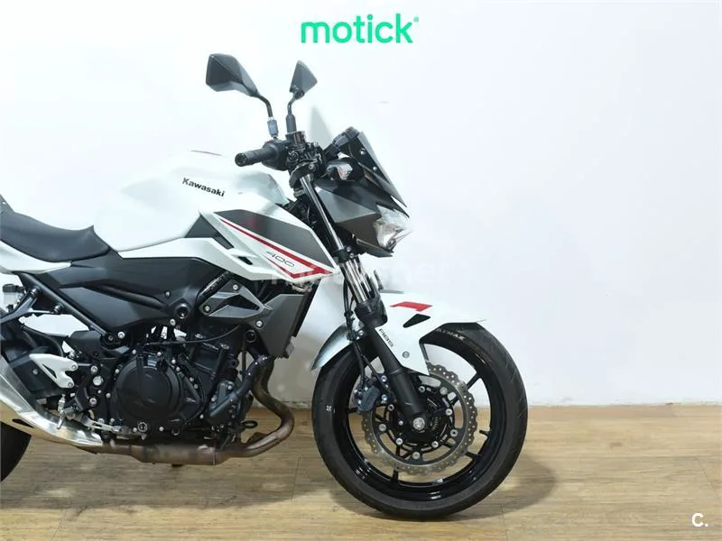 Kawasaki Z400 - Vista 4