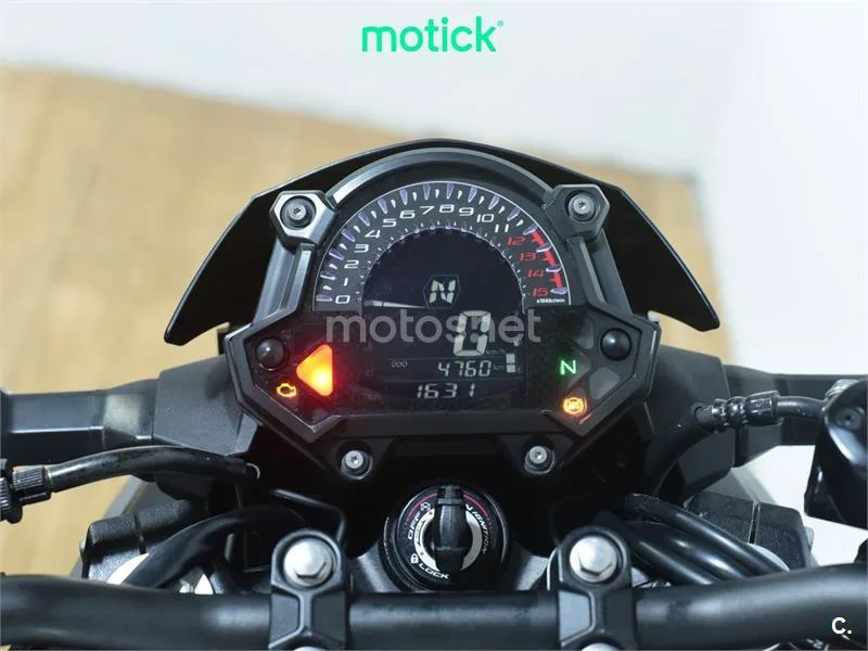 Kawasaki Z400 - Vista 5
